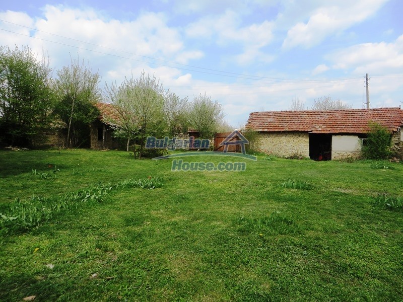 12655:41 - Cozy renovated 3 bedroom Bulgarian house with private garden