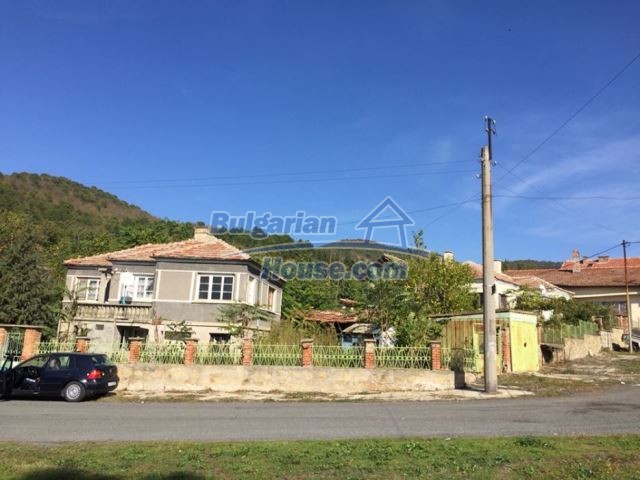 12757:3 - House with big potential 20 km from the sea and Sunny Beach 