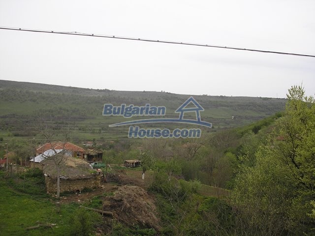 11036:54 - Massive partially furnished rural property in Vratsa region