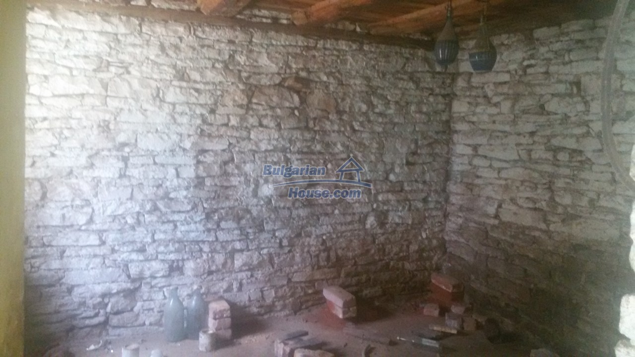 12293:3 - Cheap property in Veliko Tarnovo region with water well