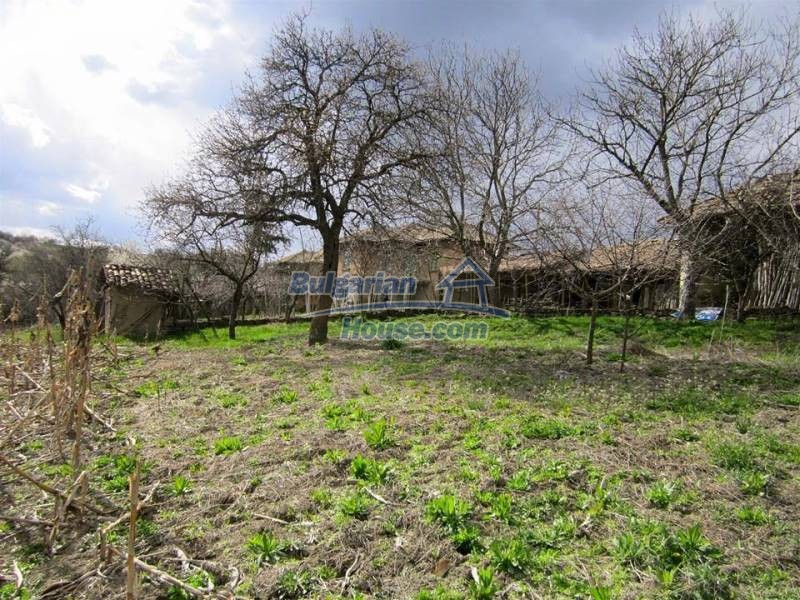12712:12 - Cozy Bulgarian house for sale with garden of 5100sq.m, Popovo 