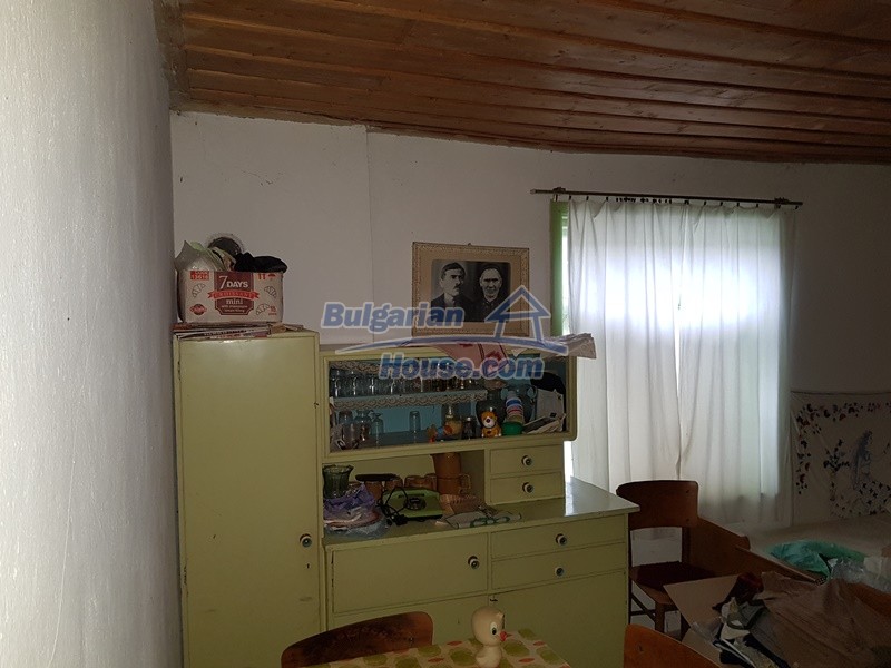 12712:36 - Cozy Bulgarian house for sale with garden of 5100sq.m, Popovo 