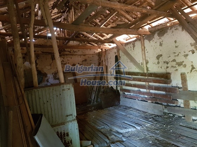 12739:71 - Partly renovated Bulgarian property for sale 35 km from Plovdiv