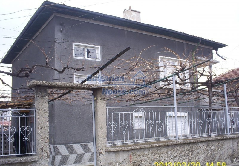 12006:2 - Well presented house with nice garden 20 km away from Plovdiv