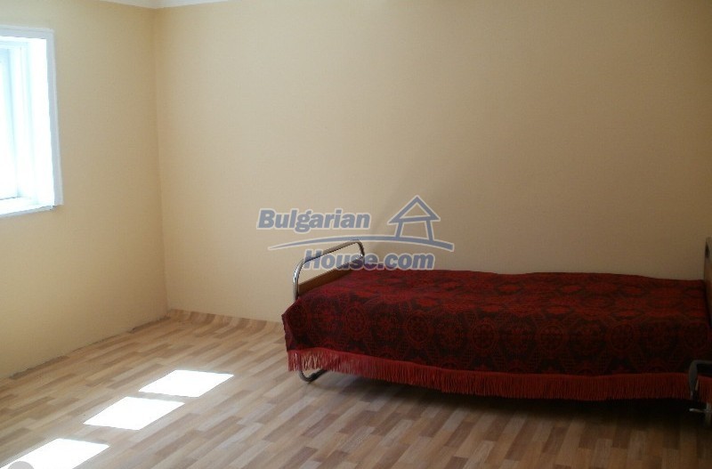 11634:8 - Partly furnished house in excellent condition near Danube River