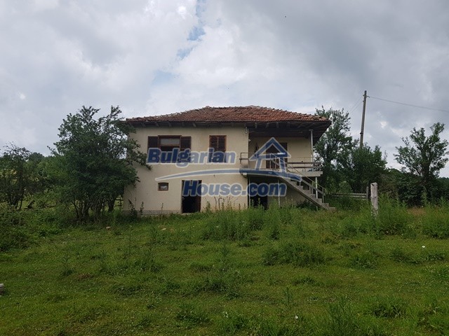 12327:49 - Property in Sliven region with lovely views 3500 sq.m garden
