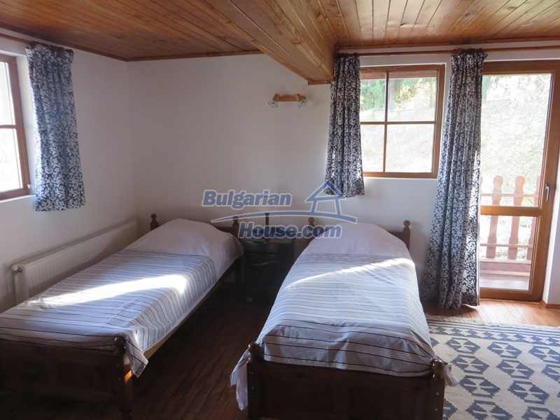 12637:40 - Beautiful 4 bedroom property with stunning mountain views, Elena