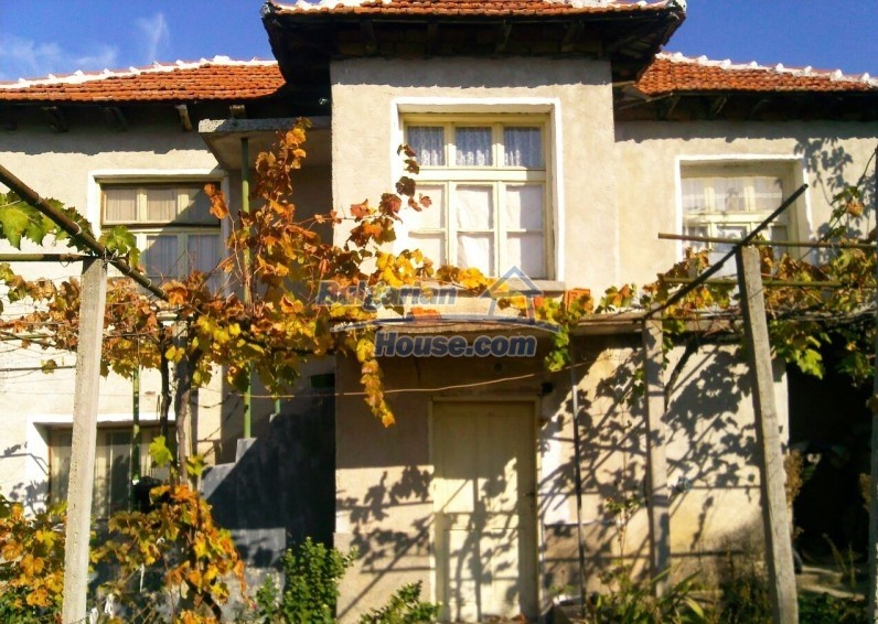 11998:1 - Spacious rural house in Plovdiv region – scenic surroundings