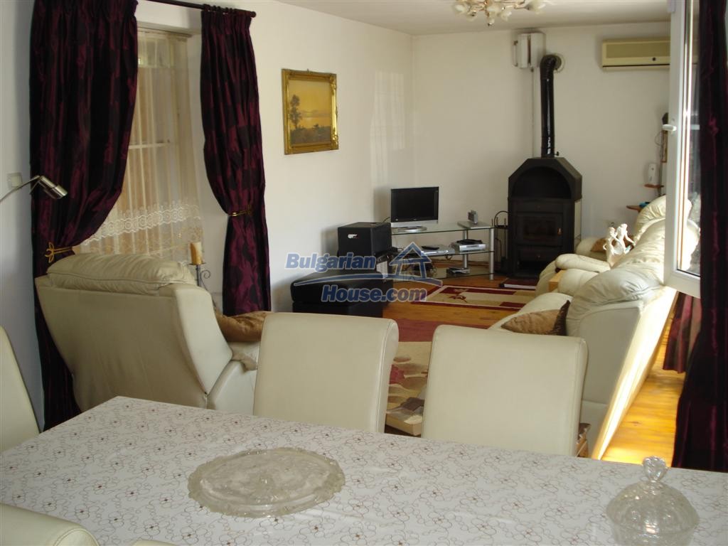 12550:9 - Marvellous renovated Bulgarian house in beautiful Elhovo area 