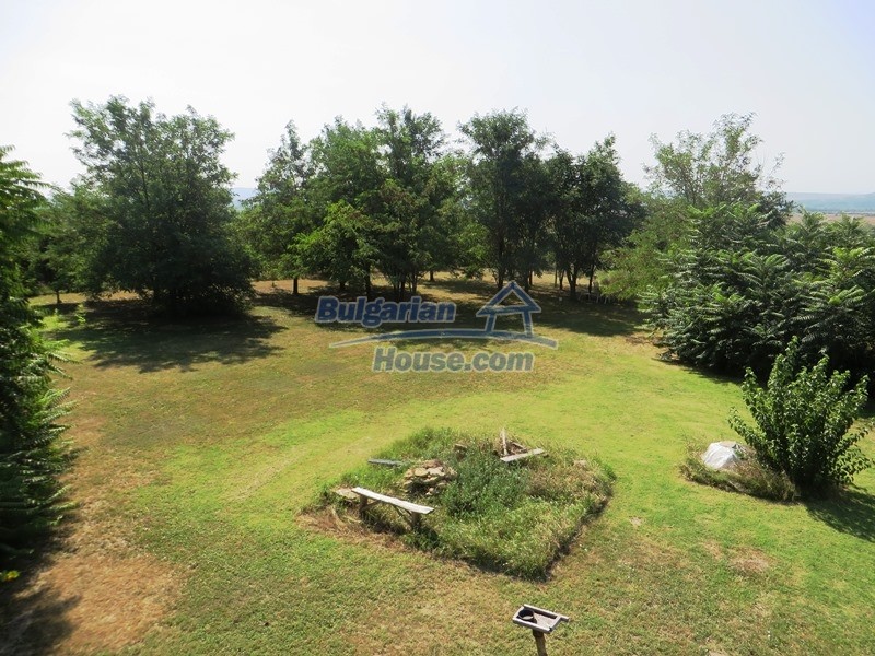 12586:32 - Lovelly Bulgarian house 24km from Veliko Tarnovo 3500sq.m.garden