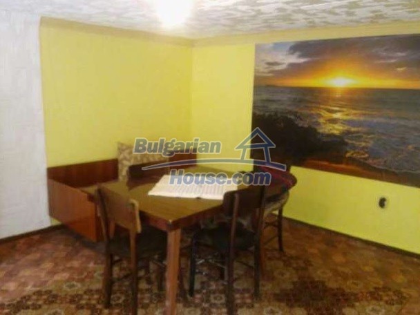 11820:68 - Furnished house with lovely huge garden near Chirpan