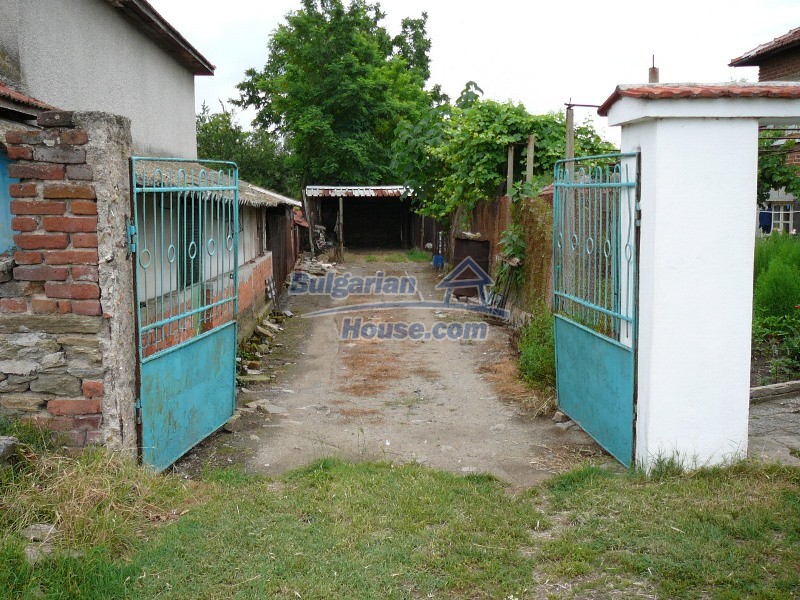 11513:4 - Well maintained house with a large garden near Yambol