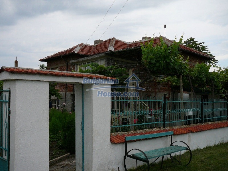 11513:2 - Well maintained house with a large garden near Yambol