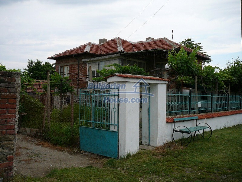11513:3 - Well maintained house with a large garden near Yambol