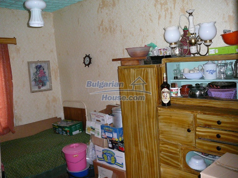 11513:36 - Well maintained house with a large garden near Yambol