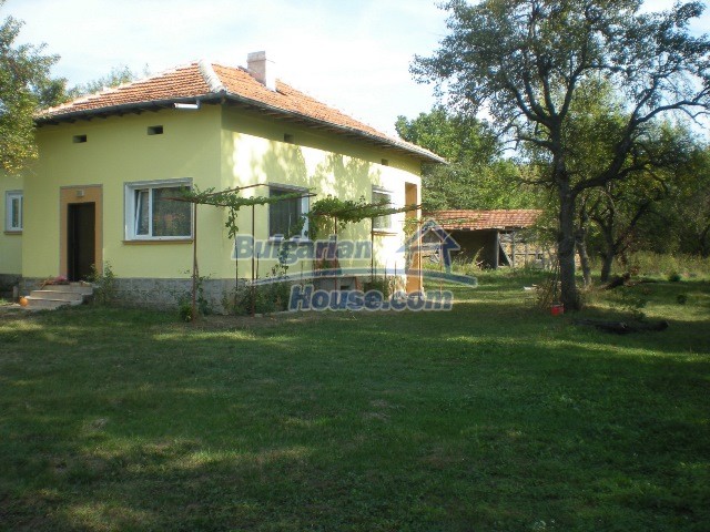 10951:28 - Well presented massive property near a dam lake, Lovech region