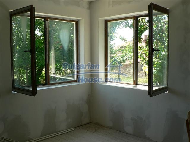 11300:6 - Partly renovated house with a lovely garden near Burgas