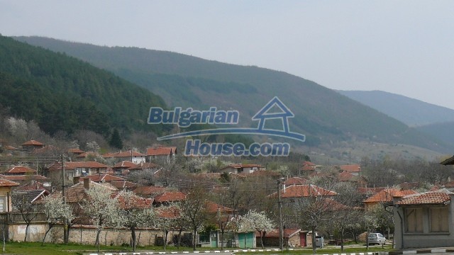 11053:28 - Pretty rural house,near a mountain, lake in Stara Zagora region