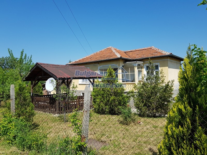 12737:1 - Bulgarian property 35 km from Plovdiv and 5 km from Parvomai