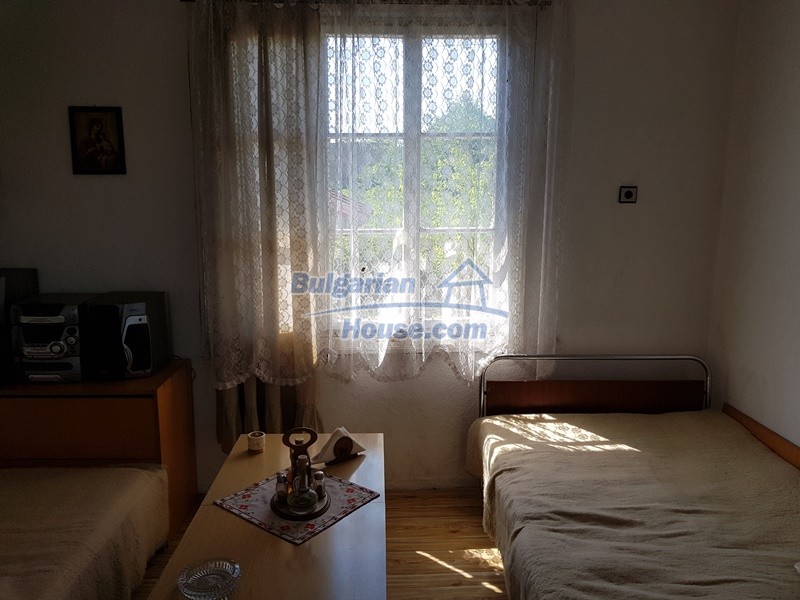 12737:12 - Bulgarian property 35 km from Plovdiv and 5 km from Parvomai