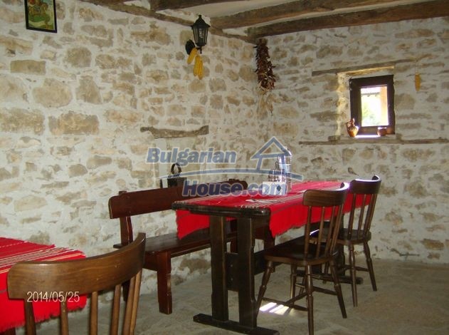 12786:10 - 9 bedrooms traditional Bulgarian style house land 7000 sq.m.
