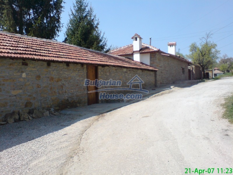12787:3 - Bulgarian property with big garden 15 km from Veliko Tarnovo 