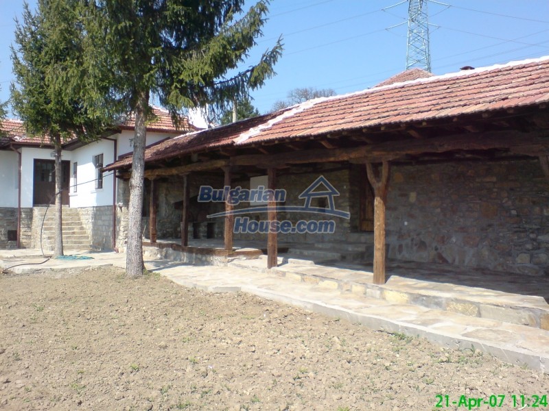 12787:10 - Bulgarian property with big garden 15 km from Veliko Tarnovo 