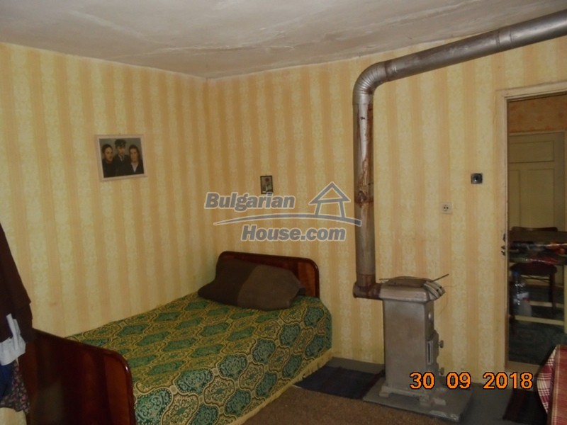 12814:21 - Exceptional offer - cheap Bulgarian house good condition Popovo