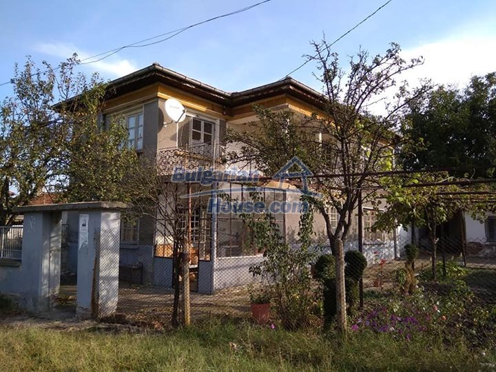 12850:2 - Bulgarian House for sale 30 km from Stara Zagora with big garden