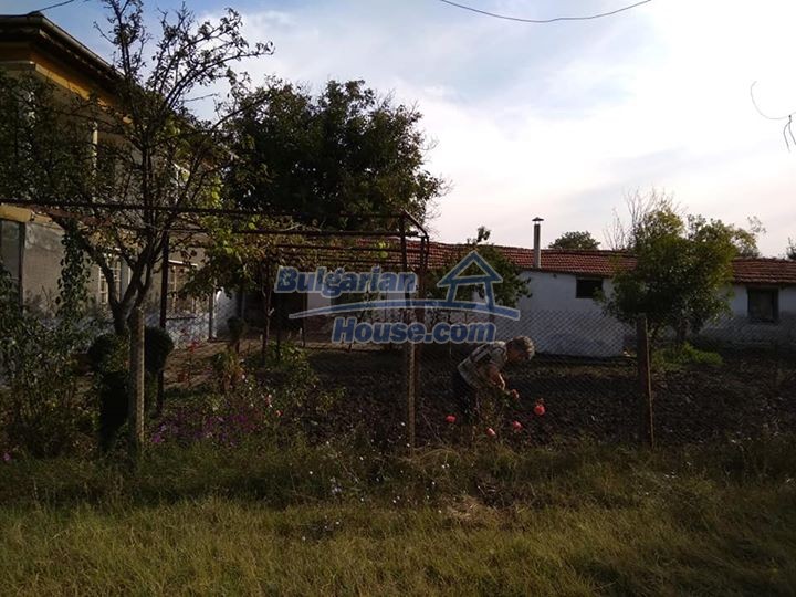 12850:3 - Bulgarian House for sale 30 km from Stara Zagora with big garden