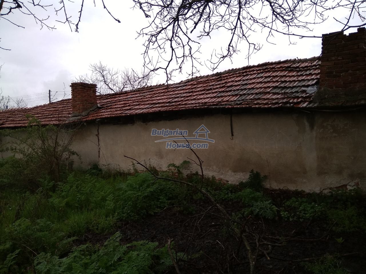 12850:20 - Bulgarian House for sale 30 km from Stara Zagora with big garden