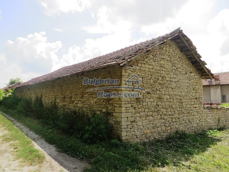 12889:4 - Excellent 3 bedroom house with huge stone barn Veliko Tarnovo