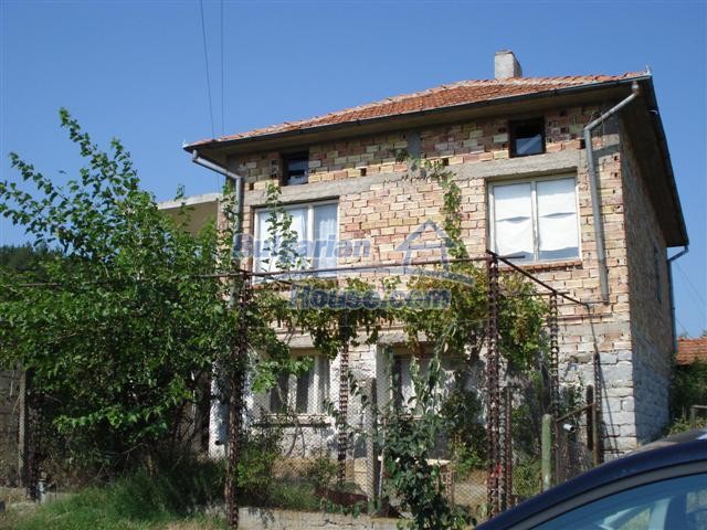 12948:3 - Brick built up Bulgarian house in Sinapovo, 15km from Elhovo