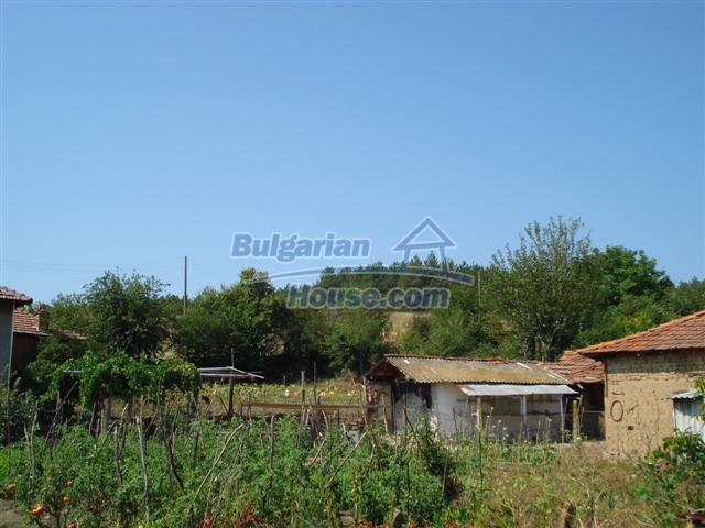 12948:46 - Brick built up Bulgarian house in Sinapovo, 15km from Elhovo