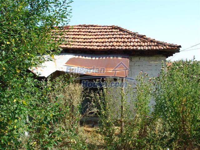 12948:43 - Brick built up Bulgarian house in Sinapovo, 15km from Elhovo
