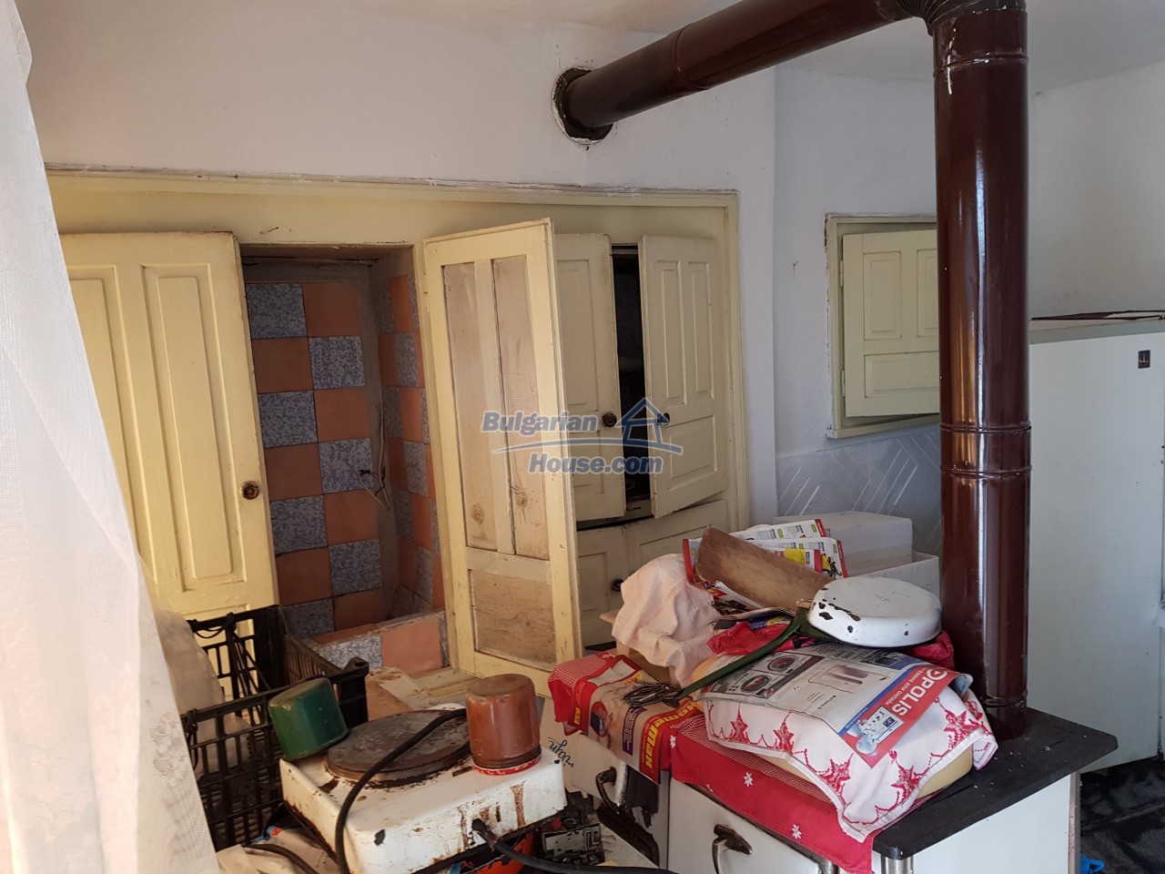 12958:8 - Cozy home for sale in a village 50 km from Plovdiv 20 km-Chirpan
