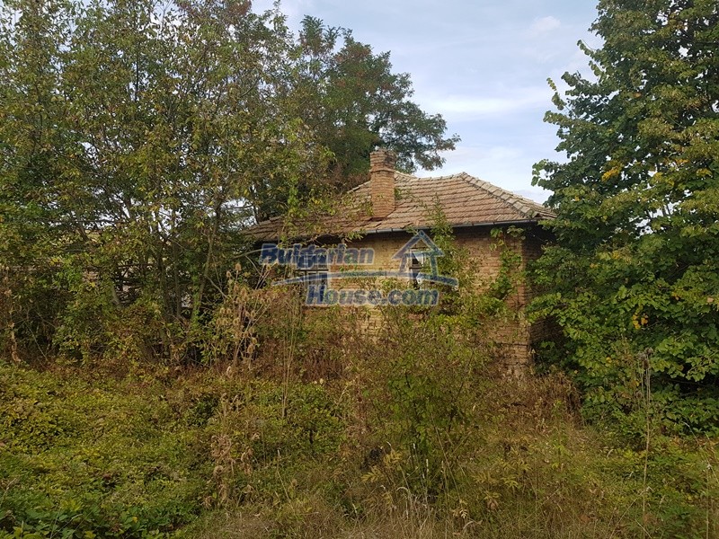 12989:37 - Cheap property for sale in Bulgaria near dam lake 20km to Popovo