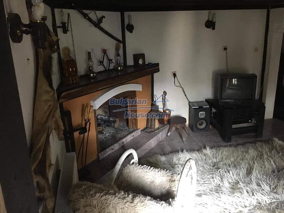 12992:21 - House for rent Stara Zagora region with forest views near river