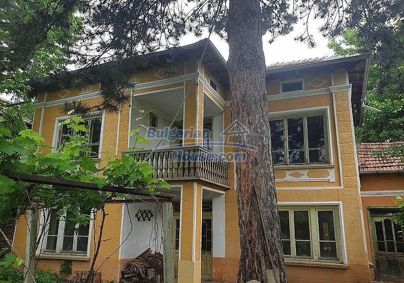 Houses / Villas for sale near Veliko Tarnovo - 13002