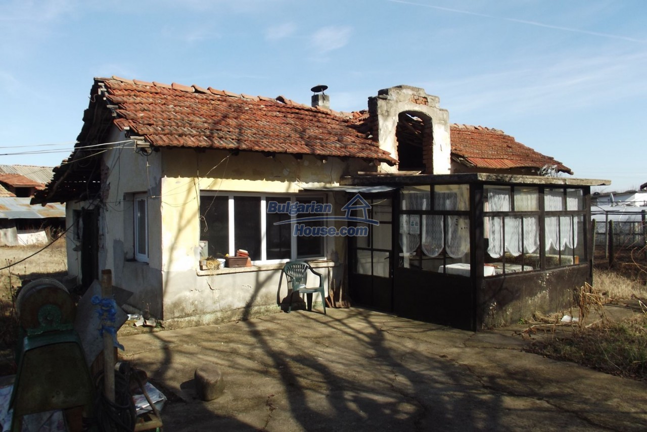 13021:17 - Cheap Bulgarian property for sale in Vratsa region near river 