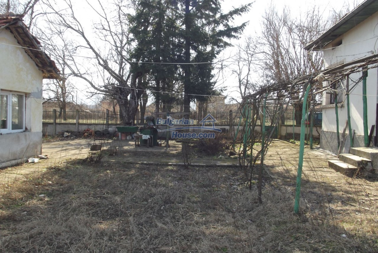 13021:16 - Cheap Bulgarian property for sale in Vratsa region near river 