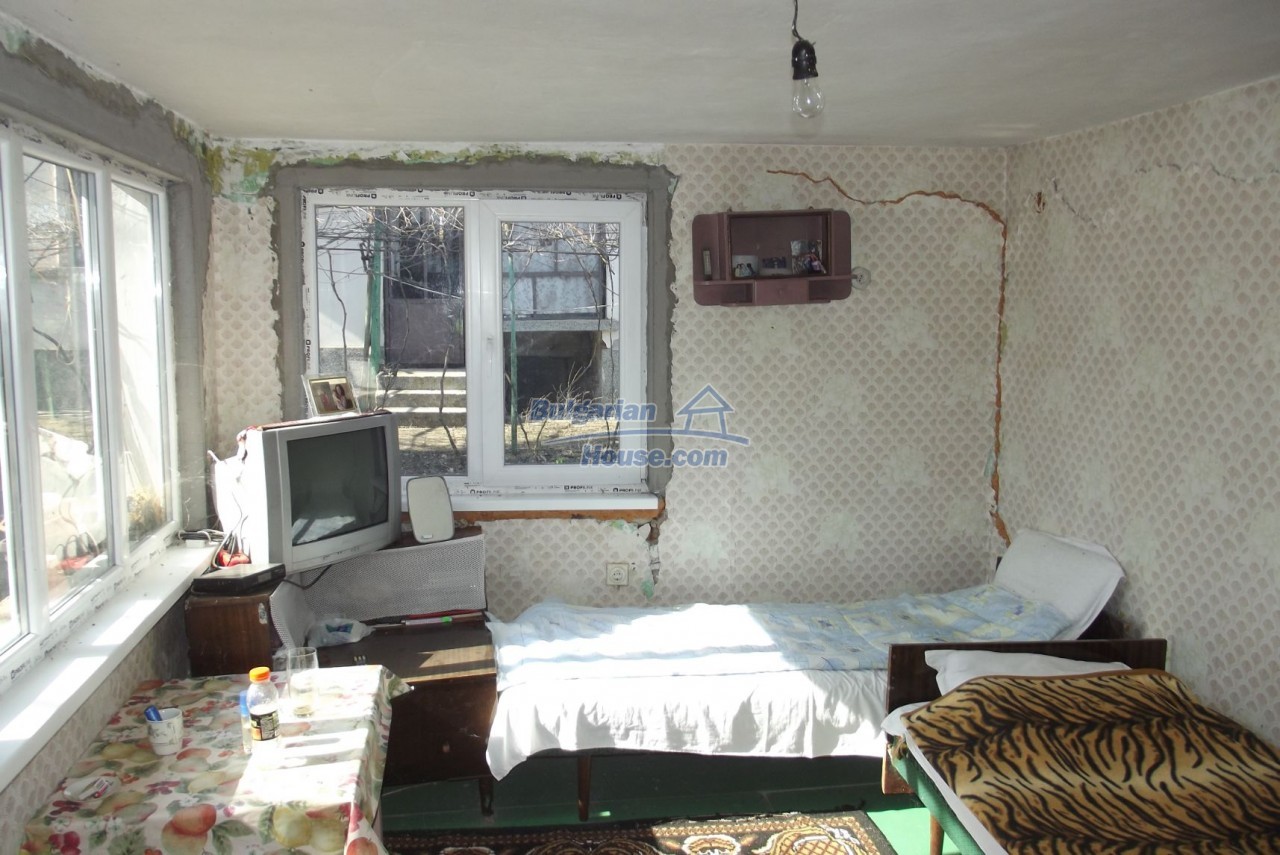 13021:22 - Cheap Bulgarian property for sale in Vratsa region near river 