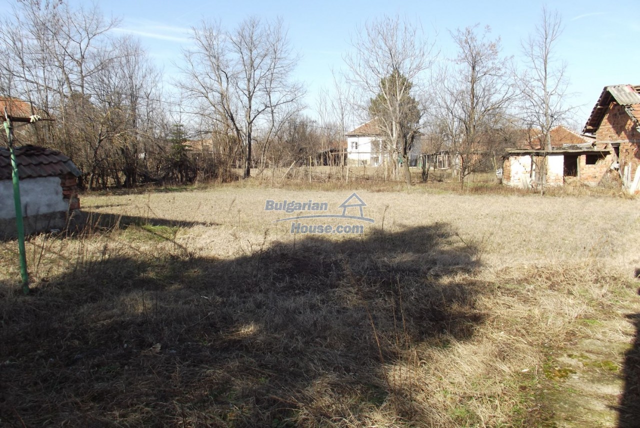 13021:26 - Cheap Bulgarian property for sale in Vratsa region near river 