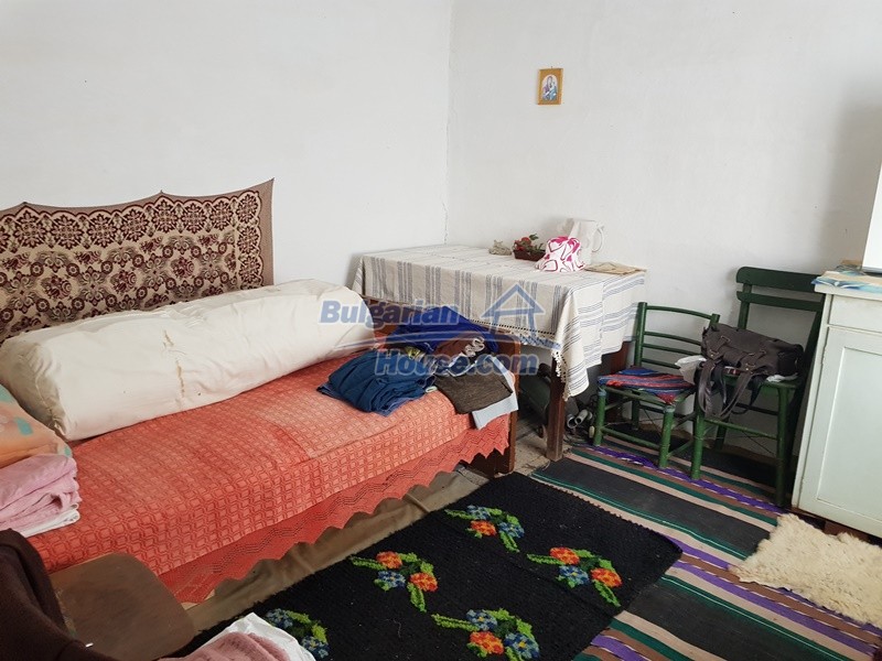 13052:23 - Very cheap Bulgarian property close to lake and 6 km from Popovo