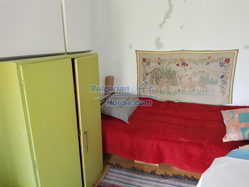 13052:30 - Very cheap Bulgarian property close to lake and 6 km from Popovo