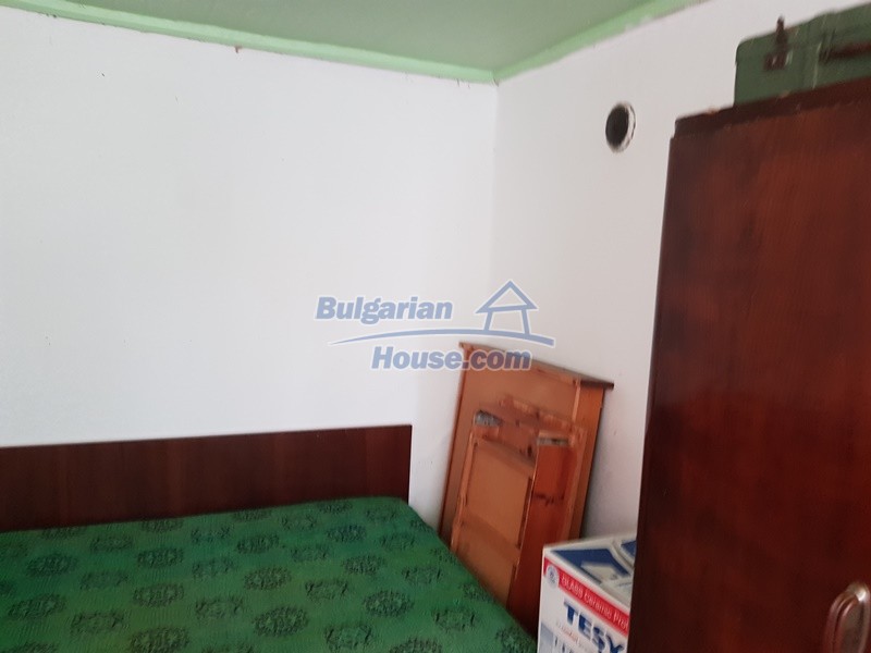 13052:34 - Very cheap Bulgarian property close to lake and 6 km from Popovo