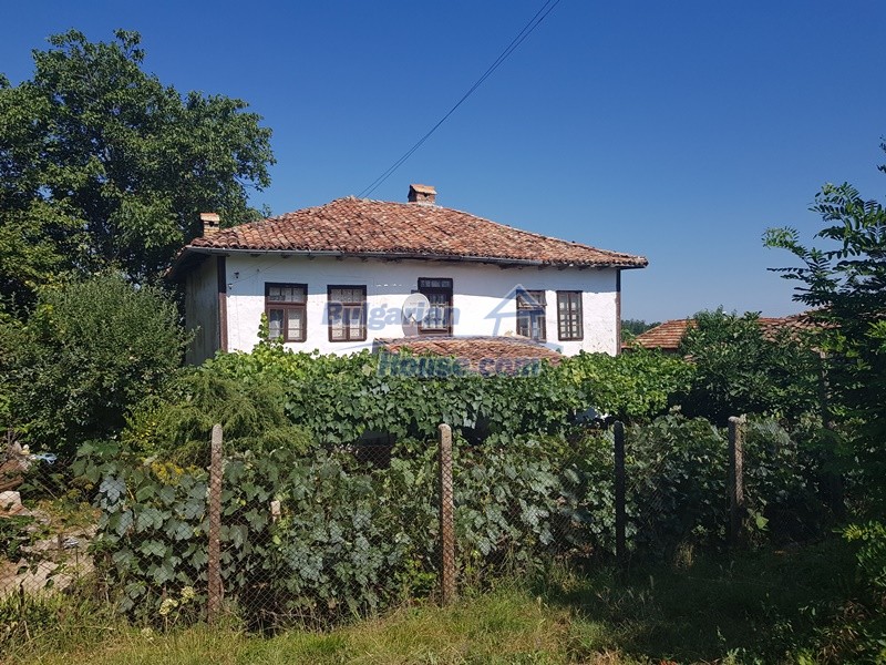 13054:4 - Traditional Bulgarian house 9km away from Yastrebino lake Popovo
