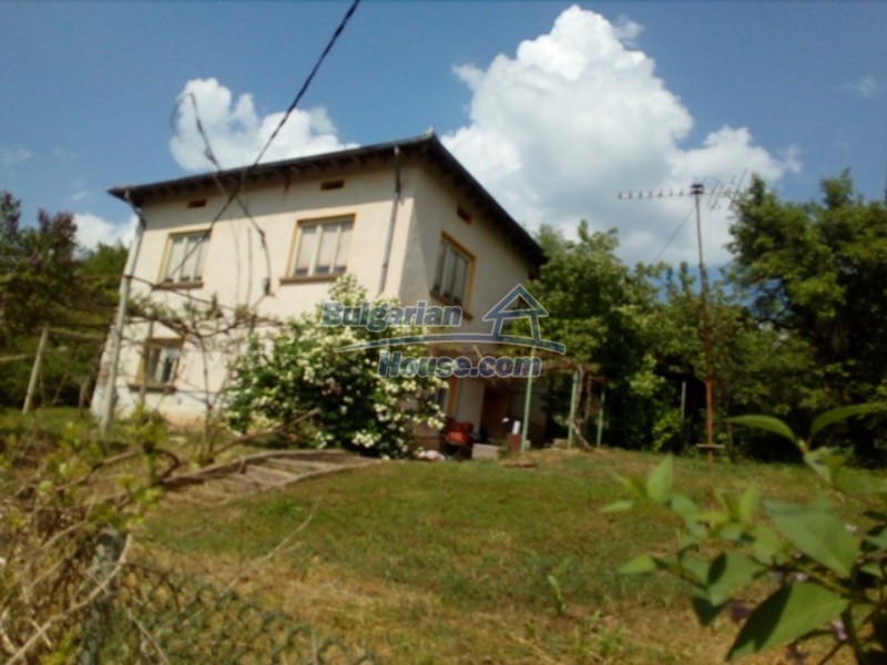 13067:1 - Cozy Bulgarian house for sale near River and 70 km from Sofia