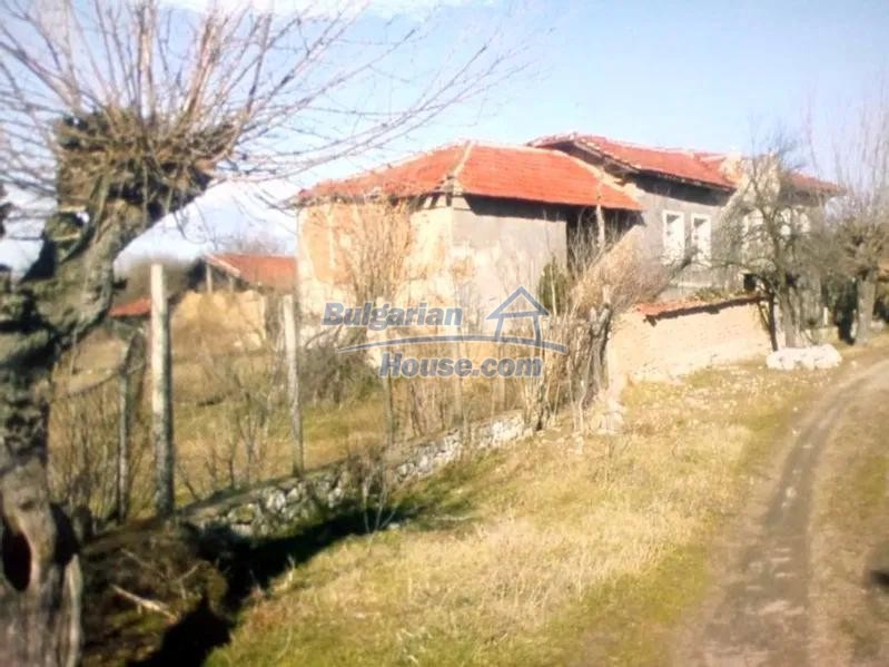13075:3 - Cheap Bulgarian house for sale in a big village 55 km to Plovdiv