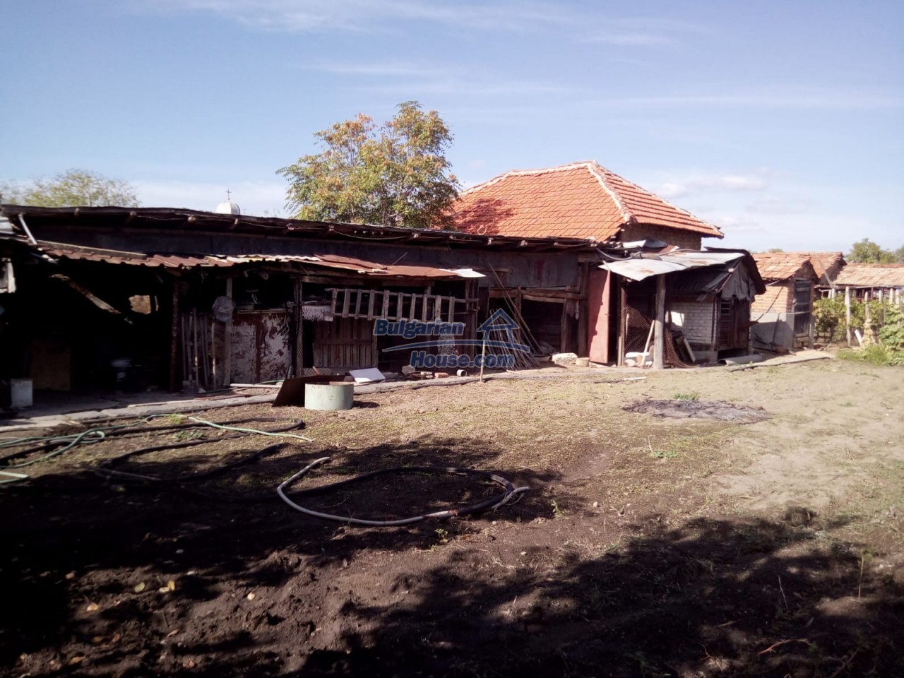 13077:10 - Bulgarian property for sale in Begovo 35 km from Plovdiv